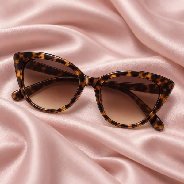 Occhiali da sole Tramontana cat-eye in acetato tartaruga